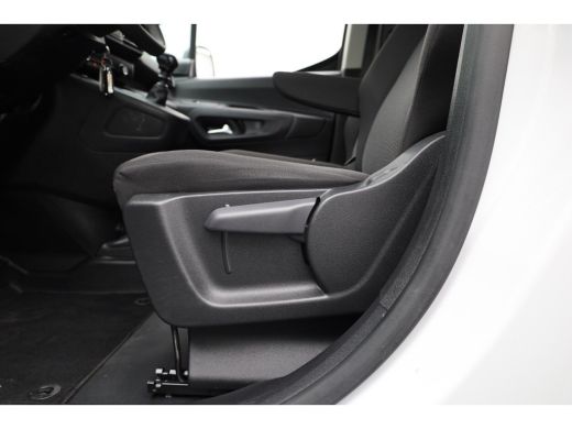 Peugeot Partner 1.5 BlueHDi 100 S&S L1 Trekhaak | Kunststof Laadvloer | Camera | Navigatie | Carplay | Cruise | A... ActivLease financial lease