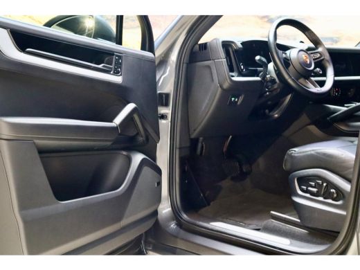 Porsche Cayenne 3.0 E-Hybrid Sport Design PANO|ACC|18 Weg|NL ActivLease financial lease
