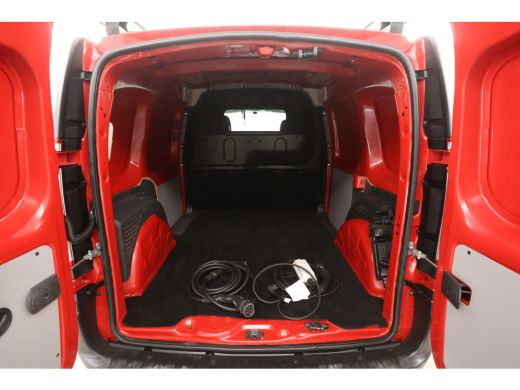 Renault Kangoo Z.E. Z.E. 33 kWh | Koop Accu | SOH 87% | Airco | Imperiaal | Trekhaak | Schuifdeur ActivLease financial lease