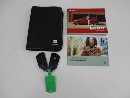 Seat Leon Sportstourer 1.5 TSI FR | Half leder | Cruise control | Climate control | Sfeerverlichting | Park... ActivLease financial lease