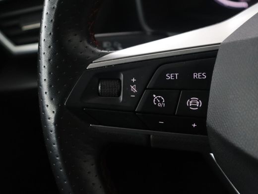 Seat Leon Sportstourer 1.5 TSI FR | Half leder | Cruise control | Climate control | Sfeerverlichting | Park... ActivLease financial lease