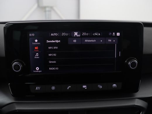 Seat Leon Sportstourer 1.5 TSI FR | Half leder | Cruise control | Climate control | Sfeerverlichting | Park... ActivLease financial lease