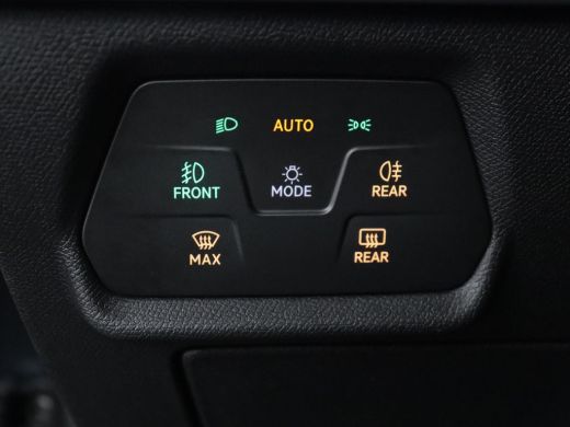 Seat Leon Sportstourer 1.5 TSI FR | Half leder | Cruise control | Climate control | Sfeerverlichting | Park... ActivLease financial lease