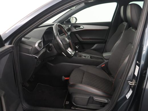 Seat Leon Sportstourer 1.5 TSI FR | Half leder | Cruise control | Climate control | Sfeerverlichting | Park... ActivLease financial lease