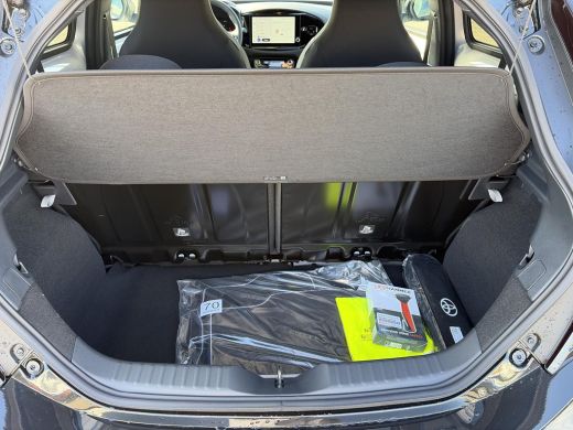 Toyota Aygo Hybrid 115 envy ActivLease financial lease