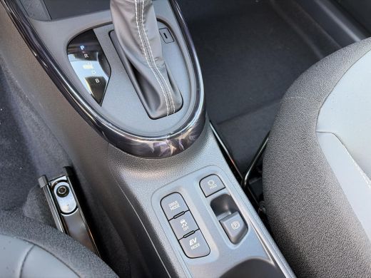 Toyota Aygo Hybrid 115 envy ActivLease financial lease