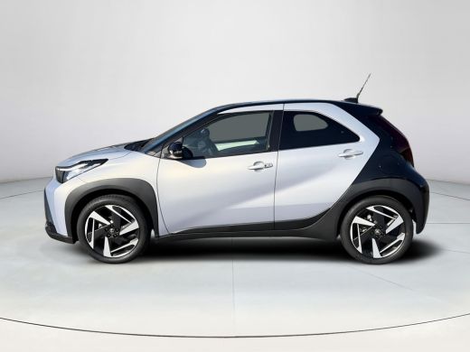 Toyota Aygo Hybrid 115 envy ActivLease financial lease