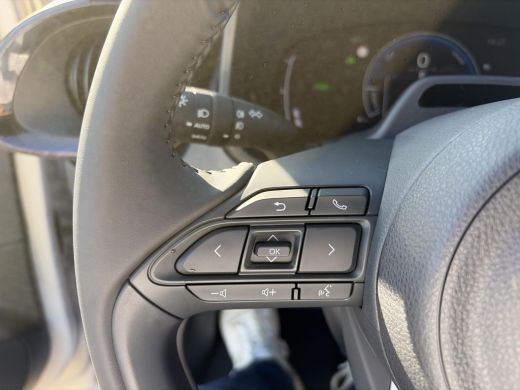 Toyota Aygo Hybrid 115 envy ActivLease financial lease