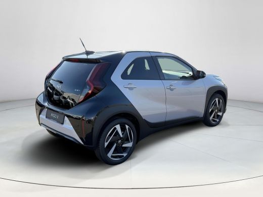 Toyota Aygo Hybrid 115 envy ActivLease financial lease