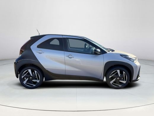 Toyota Aygo Hybrid 115 envy ActivLease financial lease