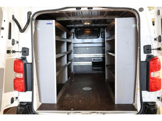 Toyota ProAce 2.0 D-4D LANG L3H1 IMPERIAAL 2500KG TREKHAAK ActivLease financial lease