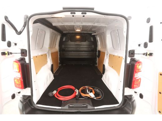 Toyota ProAce L2H1 50 kWh | Snelladen | SOH 99% | Airco | Cruise | Carplay | 3 Zits | Parkeersens. ActivLease financial lease