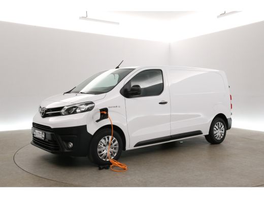 Toyota ProAce L2H1 50 kWh | Snelladen | SOH 99% | Airco | Cruise | Carplay | 3 Zits | Parkeersens. ActivLease financial lease