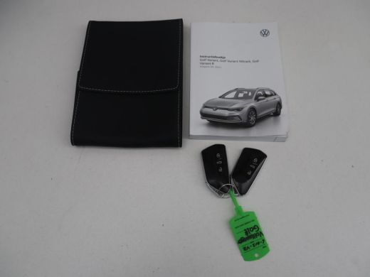Volkswagen Golf Variant 1.5 eTSI Life Business | Trekhaak | Camera | Stoelverwarming | Apple Carplay | ActivLease financial lease