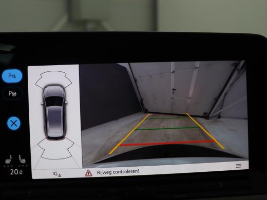 Volkswagen Golf Variant 1.5 eTSI Life Business | Trekhaak | Camera | Stoelverwarming | Apple Carplay | ActivLease financial lease