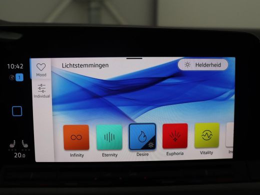 Volkswagen Golf Variant 1.5 eTSI Life Business | Trekhaak | Camera | Stoelverwarming | Apple Carplay | ActivLease financial lease