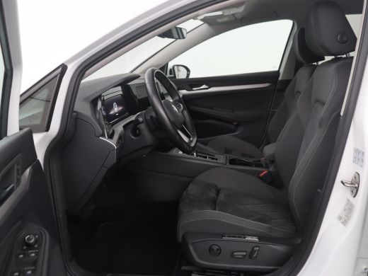 Volkswagen Golf Variant 1.5 eTSI Life Business | Trekhaak | Camera | Stoelverwarming | Apple Carplay | ActivLease financial lease