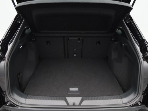 Volkswagen ID.4 Pro Business 77 kWh 204 Pk | Trekhaak | Carplay | Adaptive Cruise | Elektrische Stoelen | Leder S... ActivLease financial lease