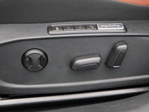 Volkswagen ID.4 Pro Business 77 kWh 204 Pk | Trekhaak | Carplay | Adaptive Cruise | Elektrische Stoelen | Leder S... ActivLease financial lease