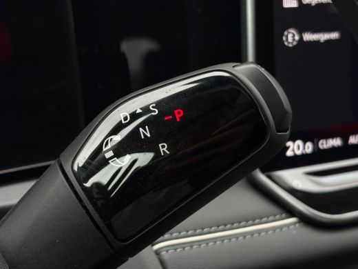 Volkswagen Tiguan 1.5 TSI eHybrid 204 pk Elegance | Wegklapbare Trekhaak | Achteruitrijcamera | Cruise control adap... ActivLease financial lease