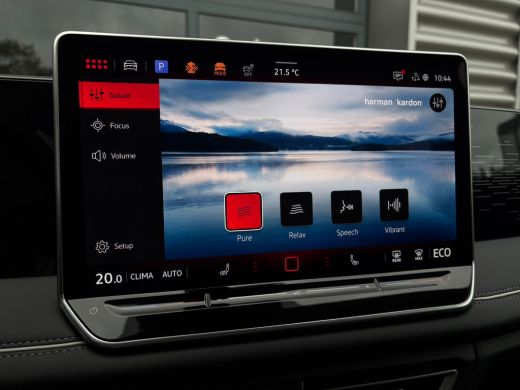 Volkswagen Tiguan 1.5 TSI eHybrid 204 pk Elegance | Wegklapbare Trekhaak | Achteruitrijcamera | Cruise control adap... ActivLease financial lease