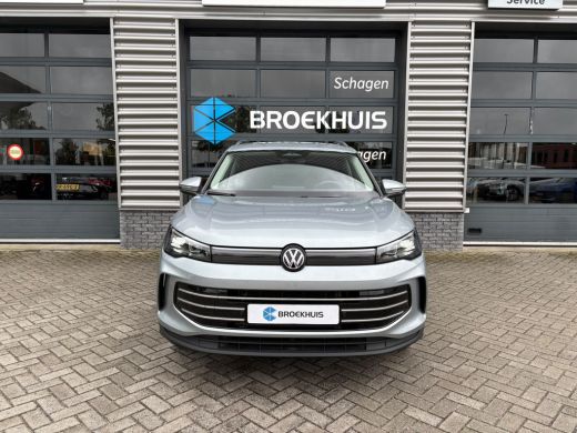 Volkswagen Tiguan 1.5 TSI eHybrid 204 pk Elegance | Wegklapbare Trekhaak | Achteruitrijcamera | Cruise control adap... ActivLease financial lease
