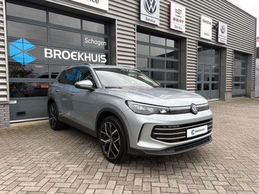Volkswagen Tiguan 1.5 TSI eHybrid 204 pk Elegance | Wegklapbare Trekhaak | Achteruitrijcamera | Cruise control adap... ActivLease financial lease