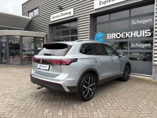Volkswagen Tiguan 1.5 TSI eHybrid 204 pk Elegance | Wegklapbare Trekhaak | Achteruitrijcamera | Cruise control adap... ActivLease financial lease