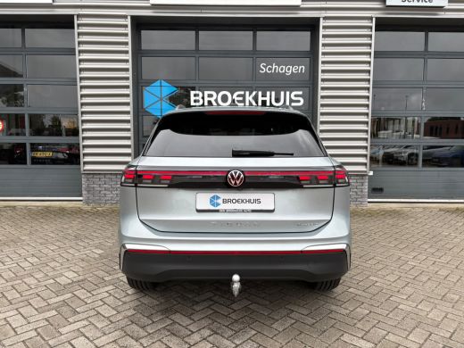Volkswagen Tiguan 1.5 TSI eHybrid 204 pk Elegance | Wegklapbare Trekhaak | Achteruitrijcamera | Cruise control adap... ActivLease financial lease