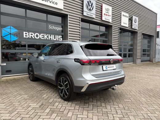 Volkswagen Tiguan 1.5 TSI eHybrid 204 pk Elegance | Wegklapbare Trekhaak | Achteruitrijcamera | Cruise control adap... ActivLease financial lease