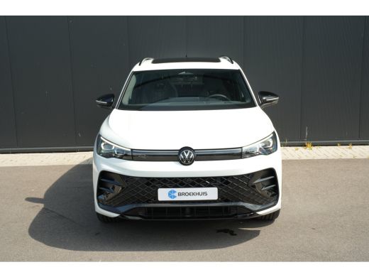 Volkswagen Tiguan R-Line Edition - eHybrid | TREKHAAK | PANORAMADAK | | TREKHAAK | PANORAMADAK | STOEL + STUUR VERW... ActivLease financial lease
