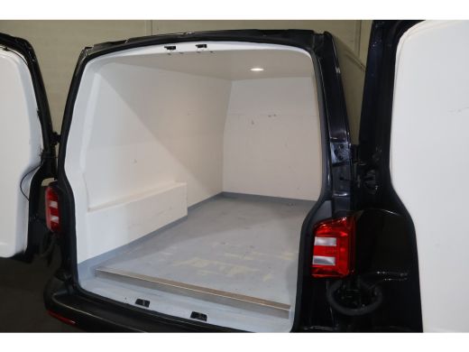 Volkswagen Transporter 2.0 TDI L1 H1 Airco Geisoleerde Laadruimte ActivLease financial lease