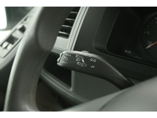 Volkswagen Transporter 2.0 TDI L1H1 | Airco | Cruise | 3 Zits | 2xSchuifdeur | Trekhaak | Parkeersens. ActivLease financial lease