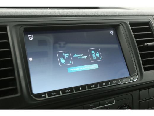 Volkswagen Transporter 2.0 TDI L1H1 | Airco | Cruise | 3 Zits | 2xSchuifdeur | Trekhaak | Parkeersens. ActivLease financial lease