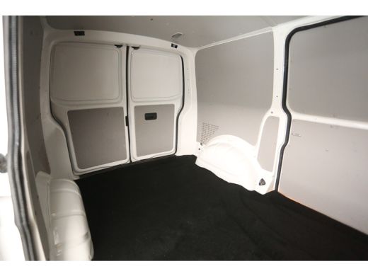 Volkswagen Transporter 2.0 TDI L1H1 | Airco | Cruise | 3 Zits | 2xSchuifdeur | Trekhaak | Parkeersens. ActivLease financial lease
