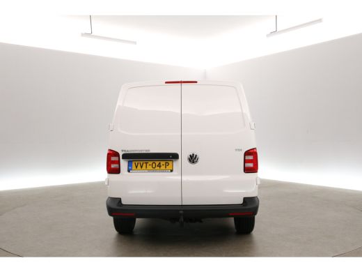 Volkswagen Transporter 2.0 TDI L1H1 | Airco | Cruise | 3 Zits | 2xSchuifdeur | Trekhaak | Parkeersens. ActivLease financial lease
