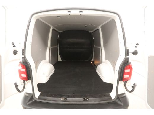 Volkswagen Transporter 2.0 TDI L1H1 | Airco | Cruise | 3 Zits | 2xSchuifdeur | Trekhaak | Parkeersens. ActivLease financial lease