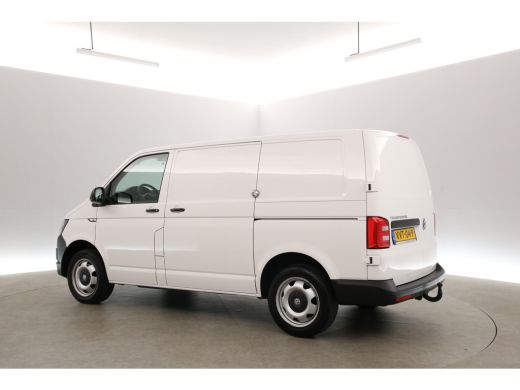 Volkswagen Transporter 2.0 TDI L1H1 | Airco | Cruise | 3 Zits | 2xSchuifdeur | Trekhaak | Parkeersens. ActivLease financial lease