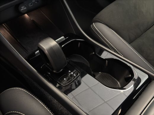 Volvo  C40 Recharge Twin Intro Edition 78 kWh | 360 Camera | Panoramadak | Stuur+Stoelverwarming | Apple Car... ActivLease financial lease