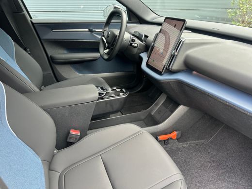 Volvo  EX30 P3 Long Range Plus Europa 69 kWh | Stoel & stuurverwarming | Black pakket | Pilot Assist | Harman... ActivLease financial lease