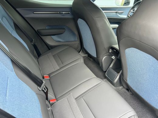 Volvo  EX30 P3 Long Range Plus Europa 69 kWh | Stoel & stuurverwarming | Black pakket | Pilot Assist | Harman... ActivLease financial lease