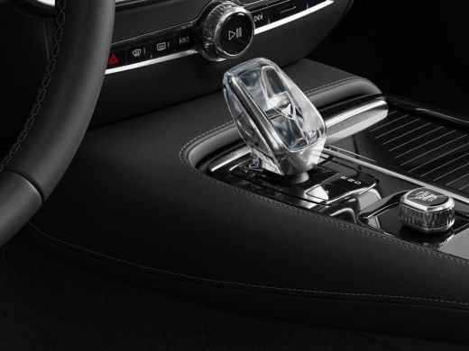 Volvo  V60 2.0 T6 Plug-in hybrid AWD Ultra Dark | Black Pakket | Massage | B&W | HUD | Gelaagd glas | Pano | ActivLease financial lease