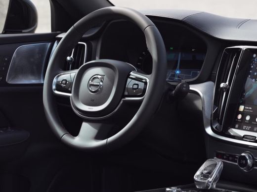 Volvo  V60 2.0 T6 Plug-in hybrid AWD Ultra Dark | Black Pakket | Massage | B&W | HUD | Gelaagd glas | Pano | ActivLease financial lease