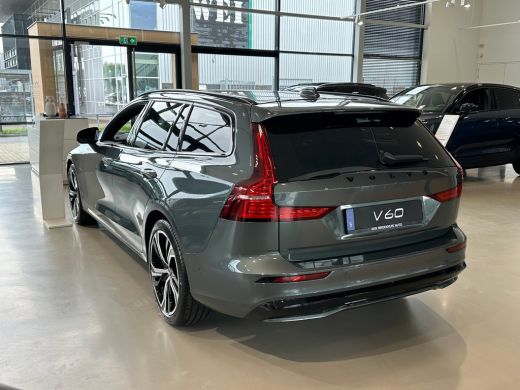 Volvo  V60 2.0 T6 Plug-in hybrid AWD Ultra Dark | Black Pakket | Massage | B&W | HUD | Gelaagd glas | Pano | ActivLease financial lease