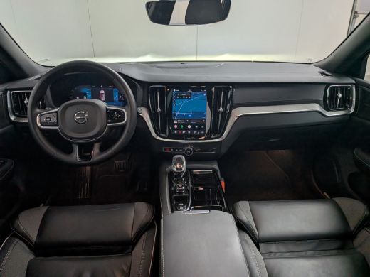Volvo  V60 2.0 T8 Plug-in hybrid AWD Ultimate Dark | 360 Camera | 19' | HUD | Panoramadak | Stuur+Stoel(en)v... ActivLease financial lease