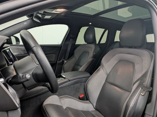 Volvo  V60 2.0 T8 Plug-in hybrid AWD Ultimate Dark | 360 Camera | 19' | HUD | Panoramadak | Stuur+Stoel(en)v... ActivLease financial lease