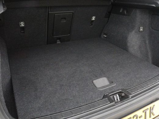 Volvo  XC40 1.5 T2 Business Pro | 1e eigenaar | Trekhaak | Carplay | Navigatie | Adaptive cruise | Side Assis... ActivLease financial lease
