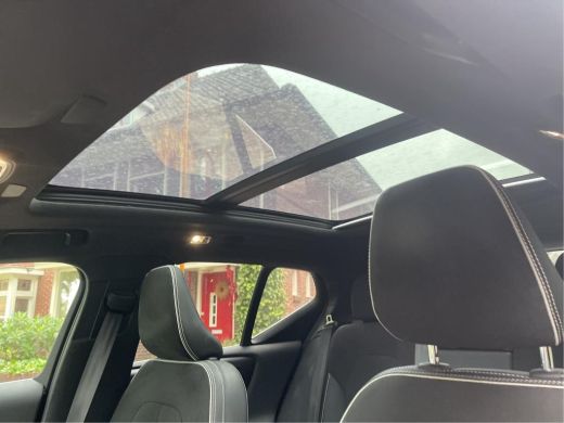 Volvo  XC40 1.5 T4 Plug-in hybrid Ultimate Bright NL-AUTO | PANODAK | TREKHAAK | HARMAN KARDON ActivLease financial lease
