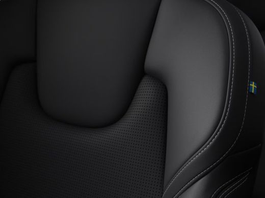 Volvo  XC60 2.0 T8 Plug-in hybrid AWD Ultra Dark Exec. Ed. | Achterbank verwarmd | Bowers & Wilkins audiosyst... ActivLease financial lease
