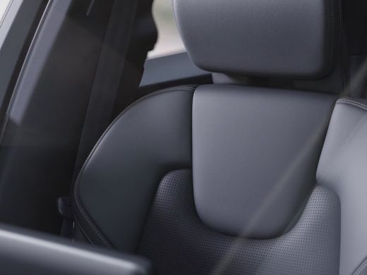 Volvo  XC60 2.0 T8 Plug-in hybrid AWD Ultra Dark Exec. Ed. | Achterbank verwarmd | Bowers & Wilkins audiosyst... ActivLease financial lease